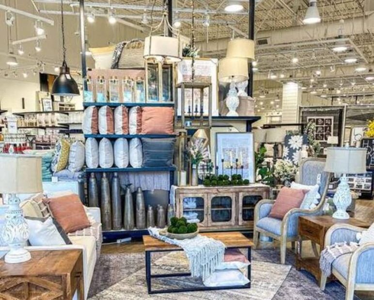 M-K-T HEIGHTS SHOPPING